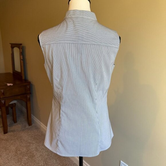 Reitmans black and white pinstripe sleeveless button down top shirt blouse - Picture 4 of 11